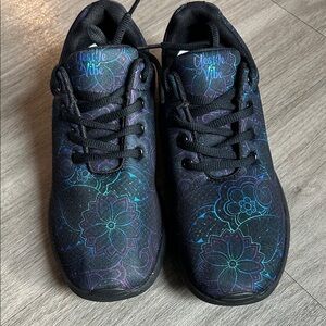 Yes We Vibe Women's Black Athletic Shoes